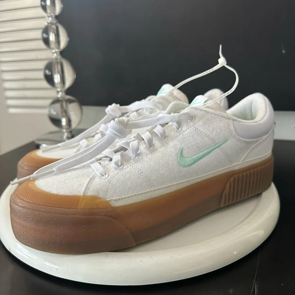 🆕Nike Court Legacy Lift sneakers